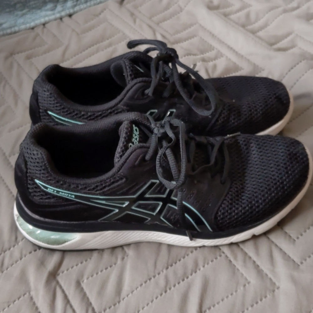 2 for $30 | Asics running shoes gel support